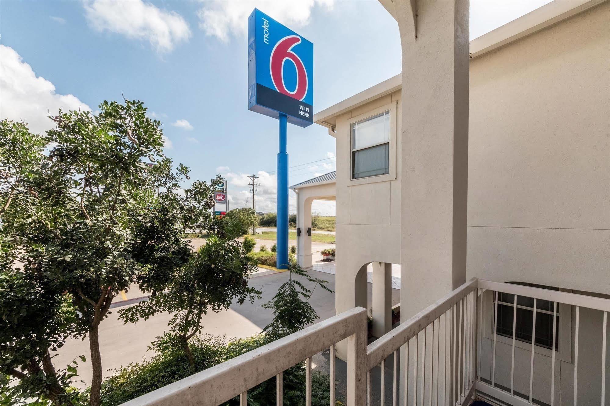 Motel 6 Seguin Tx Kültér fotó